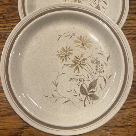 TWO Royal Doulton Sandsprite LS1013 Salad Plates Lambethware Made in England EX! - Picture 2 of 6
